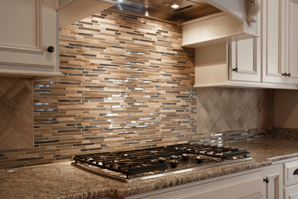 Elegant,Kitchen,Backsplash,With,Mosaic,Tile,Design | Discount Kitchens ...